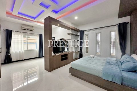 House in Pattaya, Thailand 4 bedrooms № 198242 - photo 13