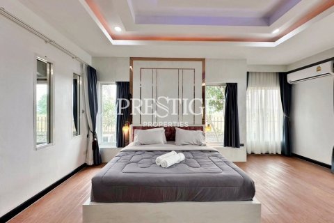 House in Pattaya, Thailand 4 bedrooms № 198242 - photo 21