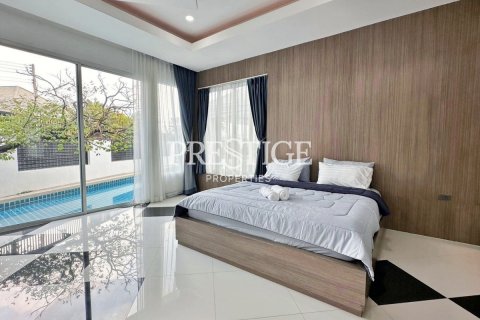 House in Pattaya, Thailand 4 bedrooms № 198242 - photo 9