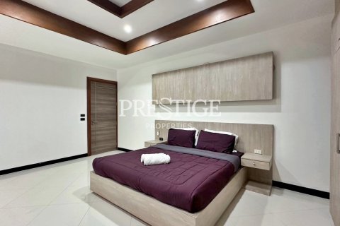 House in Pattaya, Thailand 4 bedrooms № 198242 - photo 17