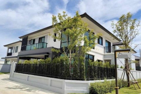 Villa in Bang Phli Yai, Thailand 4 bedrooms № 133719