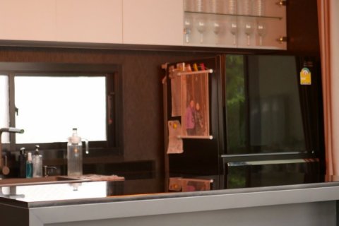 Chalet de 4 dormitorios en Bang Phli Yai, Tailandia № 133719 - foto 6
