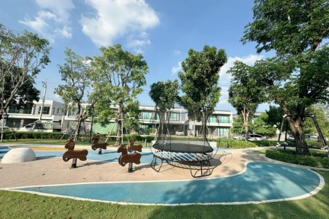 Chalet de 4 dormitorios en Bang Na, Bangkok, Tailandia № 133717 - foto 27