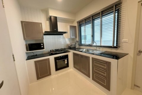 Chalet de 4 dormitorios en Bang Na, Bangkok, Tailandia № 133717 - foto 7