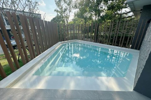 Chalet de 4 dormitorios en Bang Na, Bangkok, Tailandia № 133717 - foto 18