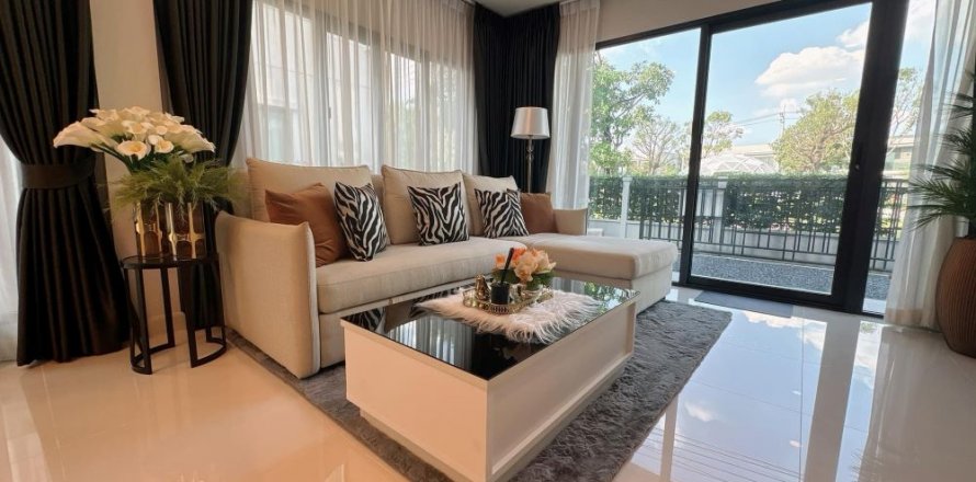 Chalet de 4 dormitorios en Bang Na, Bangkok, Tailandia № 133717