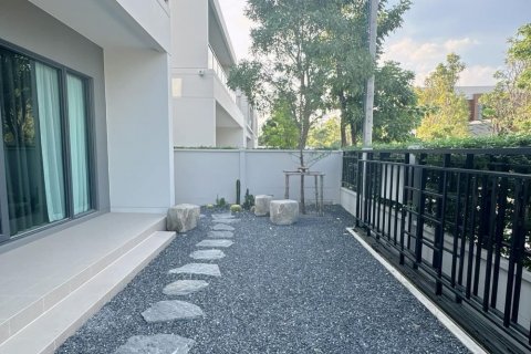 Chalet de 4 dormitorios en Bang Na, Bangkok, Tailandia № 133717 - foto 24