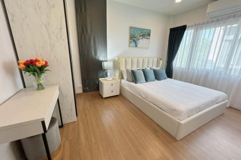 Chalet de 4 dormitorios en Bang Na, Bangkok, Tailandia № 133717 - foto 16