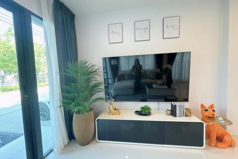 Chalet de 4 dormitorios en Bang Na, Bangkok, Tailandia № 133717 - foto 23