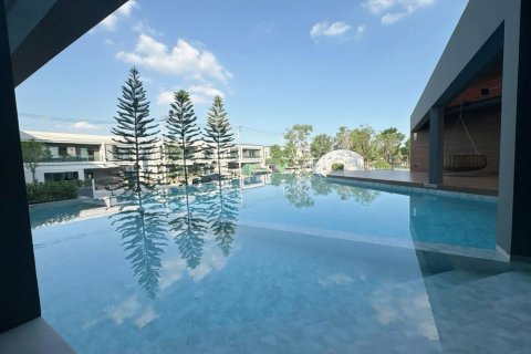 Chalet de 4 dormitorios en Bang Na, Bangkok, Tailandia № 133717 - foto 28