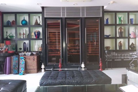Condominio de 1 dormitorio en Bang Rak, Bangkok, Tailandia № 54353 - foto 3