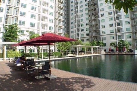 Condominio de 2 dormitorios en Chatuchak, Bangkok, Tailandia № 54350 - foto 14