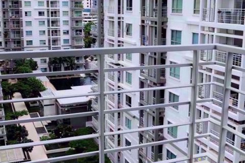 Condominio de 2 dormitorios en Chatuchak, Bangkok, Tailandia № 54350 - foto 10