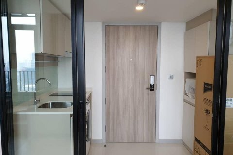 Estudio en el condominio en Sathon, Bangkok, Tailandia № 136253 - foto 10