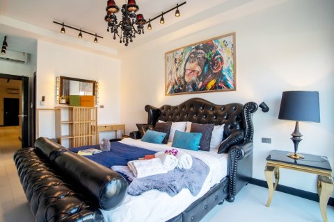 Chalet de 8 dormitorios en Pattaya, Tailandia № 164130 - foto 4