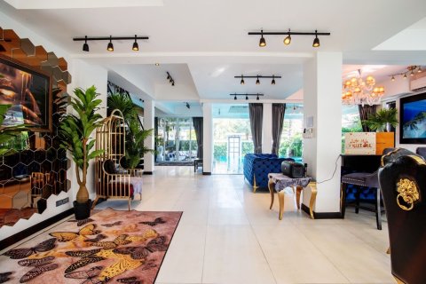 Chalet de 8 dormitorios en Pattaya, Tailandia № 164130 - foto 18