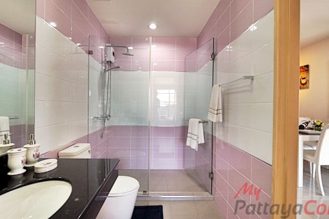Condominio de 2 dormitorios en Jomtien Beach, Pattaya, Tailandia № 32592 - foto 12