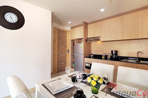 Condominio de 2 dormitorios en Jomtien Beach, Pattaya, Tailandia № 32592 - foto 2