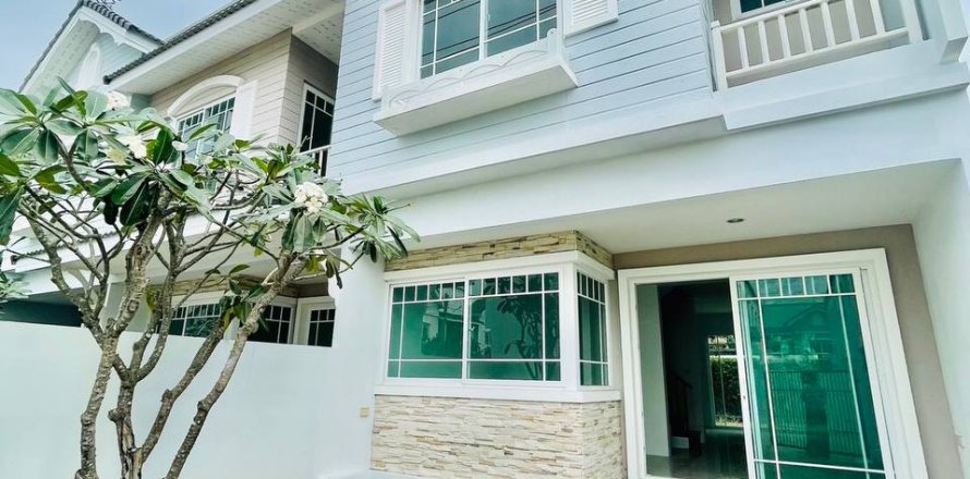 Chalet de 3 dormitorios en Pattaya, Tailandia № 205898