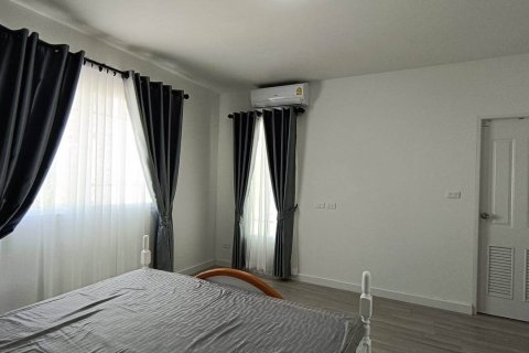 Chalet de 3 dormitorios en Pattaya, Tailandia № 205898 - foto 8