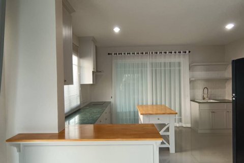 Chalet de 3 dormitorios en Pattaya, Tailandia № 205898 - foto 16