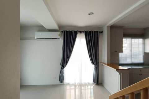 Chalet de 3 dormitorios en Pattaya, Tailandia № 205898 - foto 10