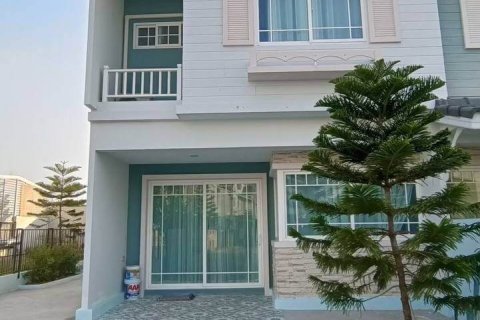 Chalet de 3 dormitorios en Pattaya, Tailandia № 205898 - foto 2