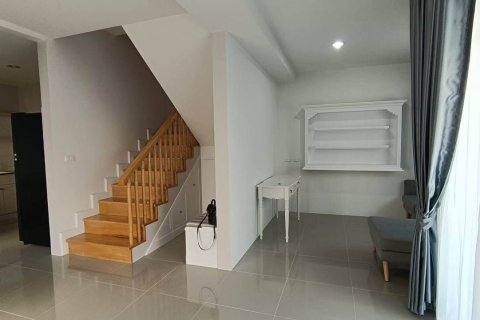Chalet de 3 dormitorios en Pattaya, Tailandia № 205898 - foto 11