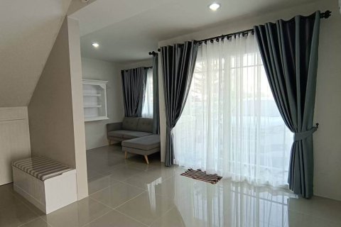 Chalet de 3 dormitorios en Pattaya, Tailandia № 205898 - foto 6