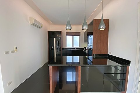 Chalet de 4 dormitorios en Hua Hin, Tailandia № 205660 - foto 16