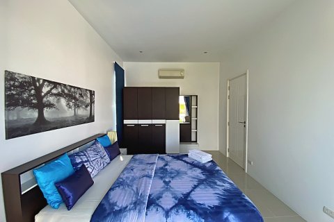Chalet de 4 dormitorios en Hua Hin, Tailandia № 205660 - foto 28