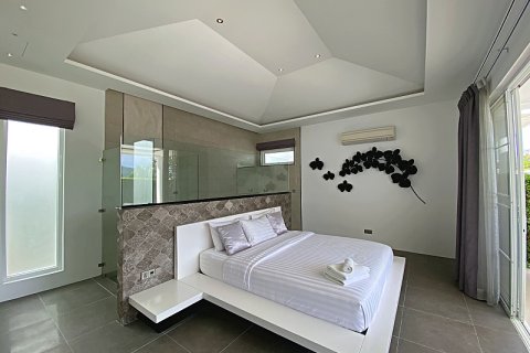 Chalet de 4 dormitorios en Hua Hin, Tailandia № 205660 - foto 19