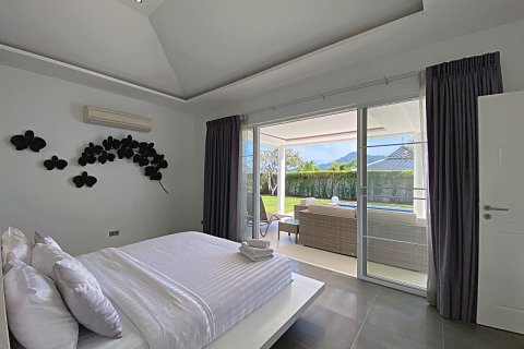 Chalet de 4 dormitorios en Hua Hin, Tailandia № 205660 - foto 20