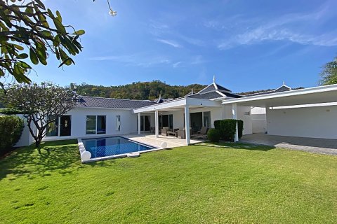 Chalet de 4 dormitorios en Hua Hin, Tailandia № 205660 - foto 5