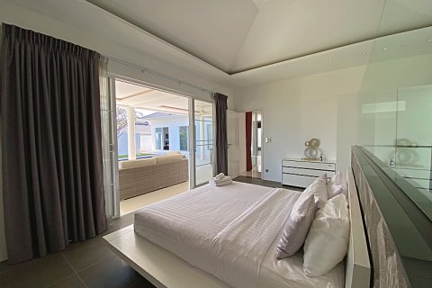 Chalet de 4 dormitorios en Hua Hin, Tailandia № 205660 - foto 22