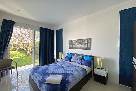 Chalet de 4 dormitorios en Hua Hin, Tailandia № 205660 - foto 27