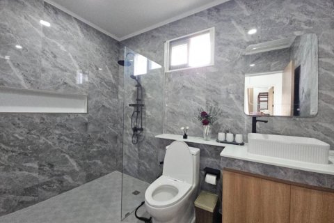 Chalet de 3 dormitorios en Hua Hin, Tailandia № 205663 - foto 19