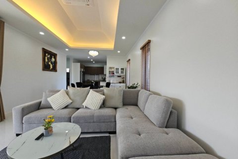 Chalet de 3 dormitorios en Hua Hin, Tailandia № 205663 - foto 5