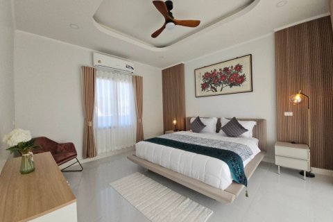 Chalet de 3 dormitorios en Hua Hin, Tailandia № 205663 - foto 15