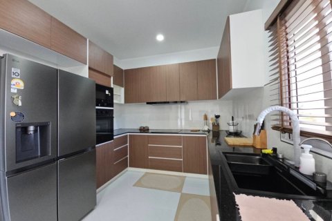 Chalet de 3 dormitorios en Hua Hin, Tailandia № 205663 - foto 9