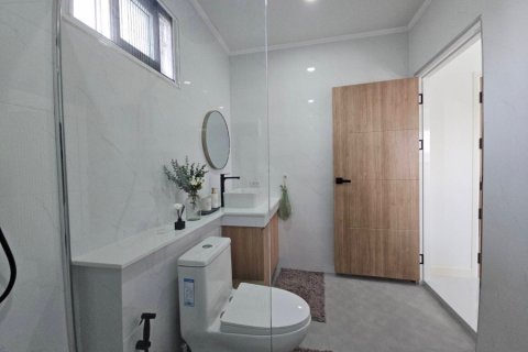 Chalet de 3 dormitorios en Hua Hin, Tailandia № 205663 - foto 14