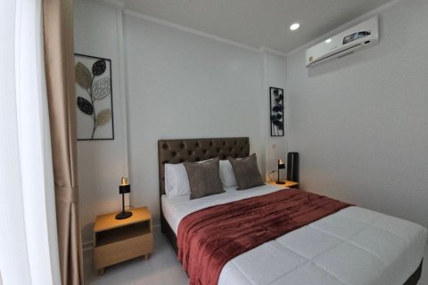 Chalet de 3 dormitorios en Hua Hin, Tailandia № 205663 - foto 12
