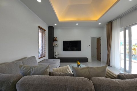 Chalet de 3 dormitorios en Hua Hin, Tailandia № 205663 - foto 7