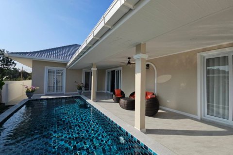 Chalet de 3 dormitorios en Hua Hin, Tailandia № 205663 - foto 4