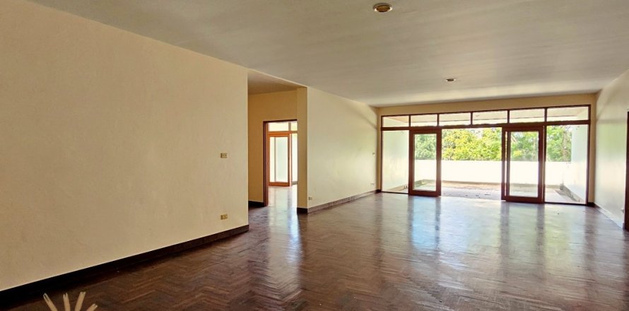 Condominio de 3 dormitorios en Bang Tao, Tailandia № 179242
