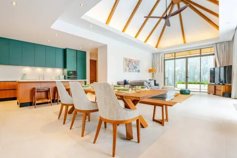 Casa de 4 dormitorios en Bang Tao, Tailandia № 172509 - foto 4