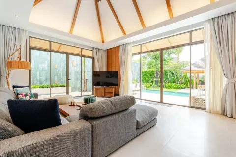 Casa de 4 dormitorios en Bang Tao, Tailandia № 172509 - foto 3