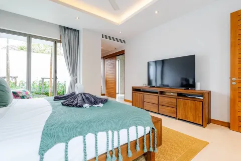 Casa de 4 dormitorios en Bang Tao, Tailandia № 172509 - foto 14