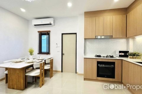 Casa de 3 dormitorios en Pattaya, Tailandia № 172522 - foto 18