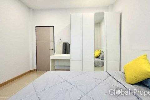 Casa de 3 dormitorios en Pattaya, Tailandia № 172522 - foto 7
